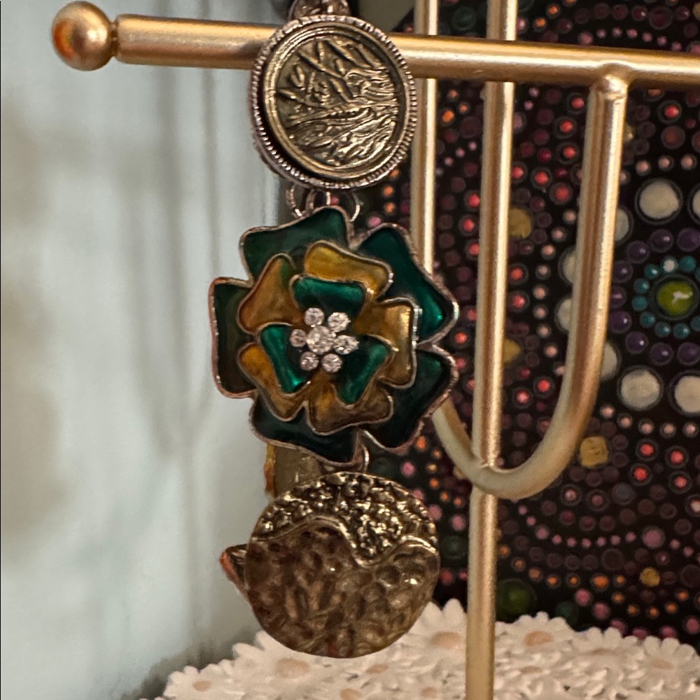 Vintage Style Charm Bracelet with Green and Gold Accents